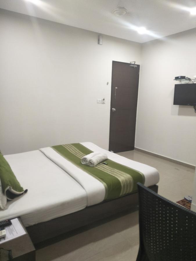 Hotel Ambience Sarkhej Eksteriør bilde